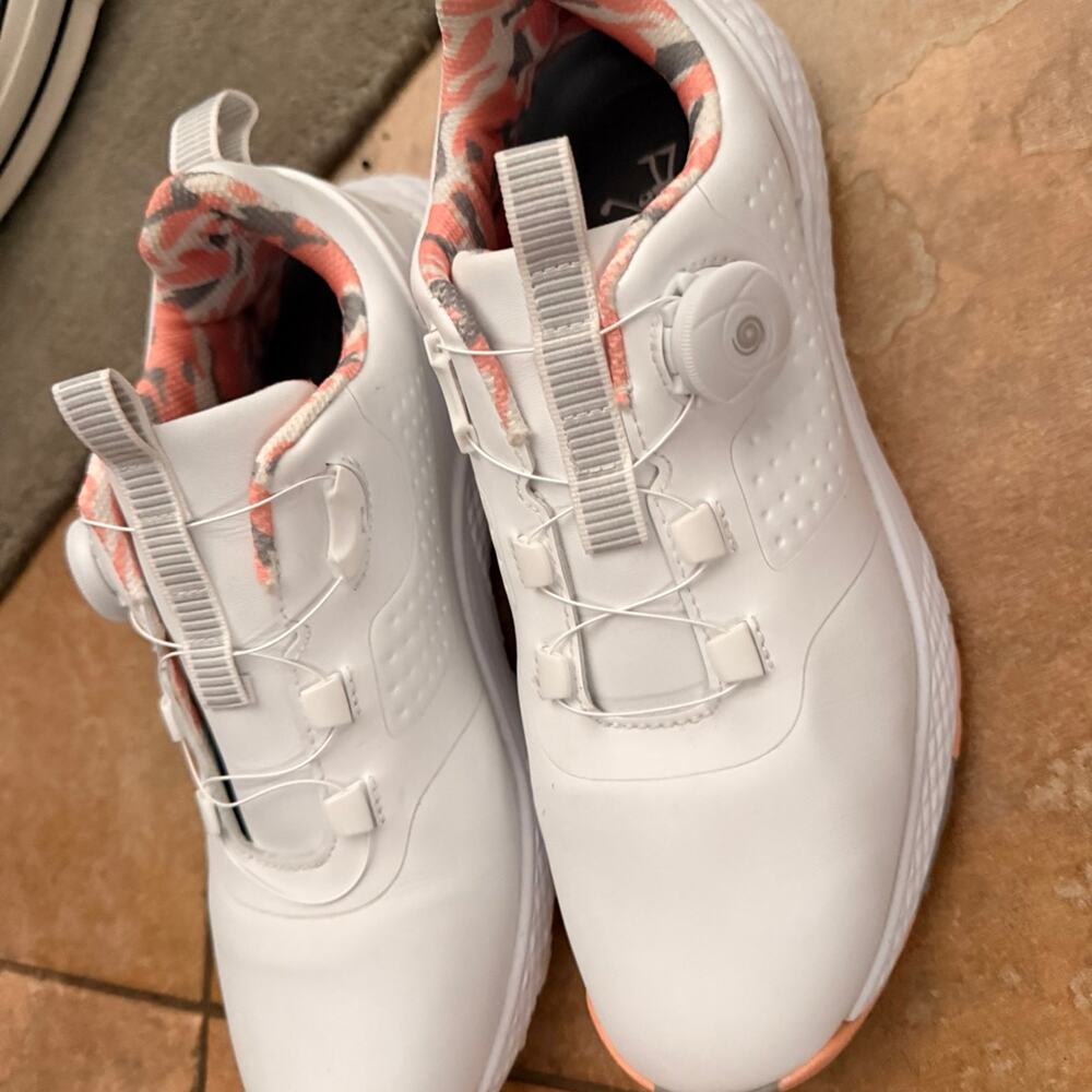 NWOT aleck Women’s Golf Shoes Spikeless Sz 41 10-10.5